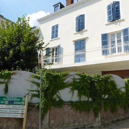 Les Volets Bleus Hotel Le Perreon Exterior photo